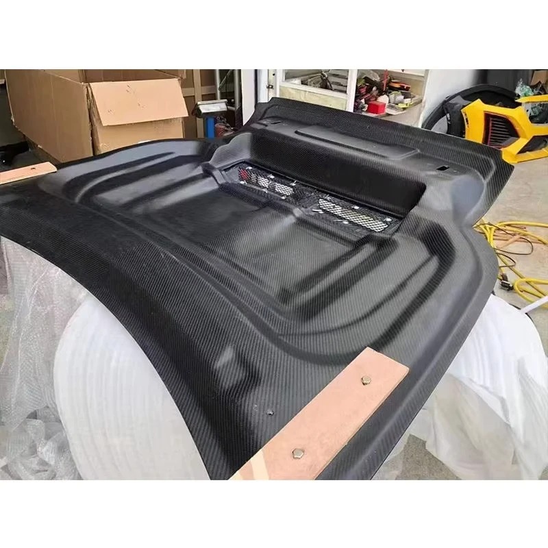 For  Defender Hood Bonnet Cover in Carbon Fiber 100/90 Design New Condition